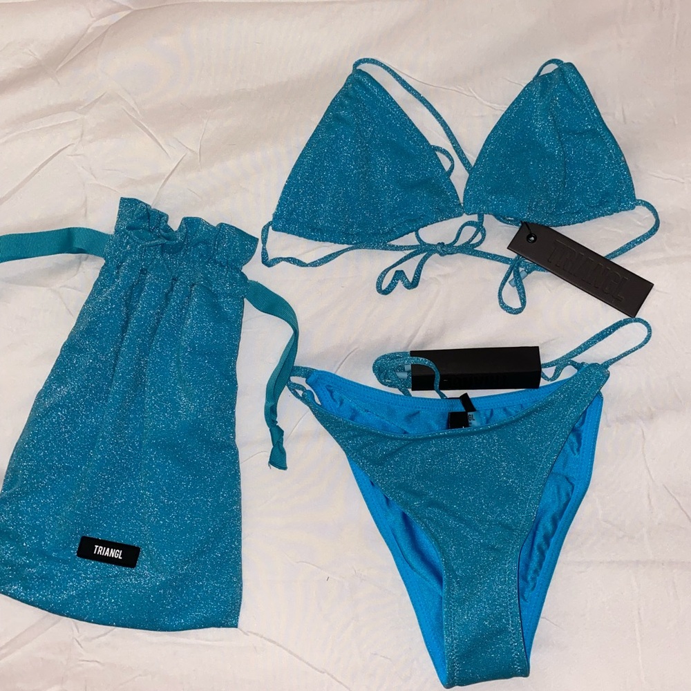 BRAND NEW!! Triangl bathing suit set and bag